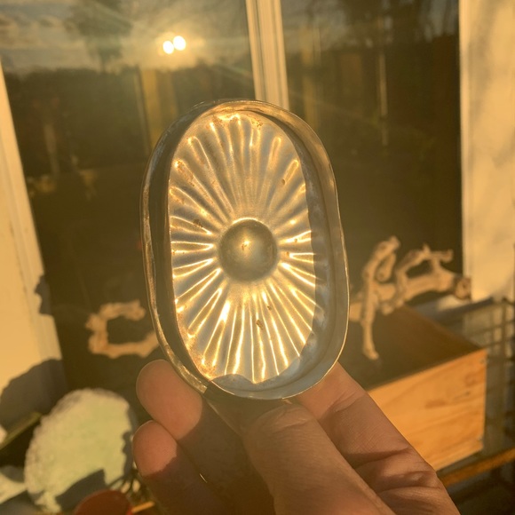 Free shipping! Vintage Silver Metal Box ~Grape & Vine Design~ - Picture 8 of 10